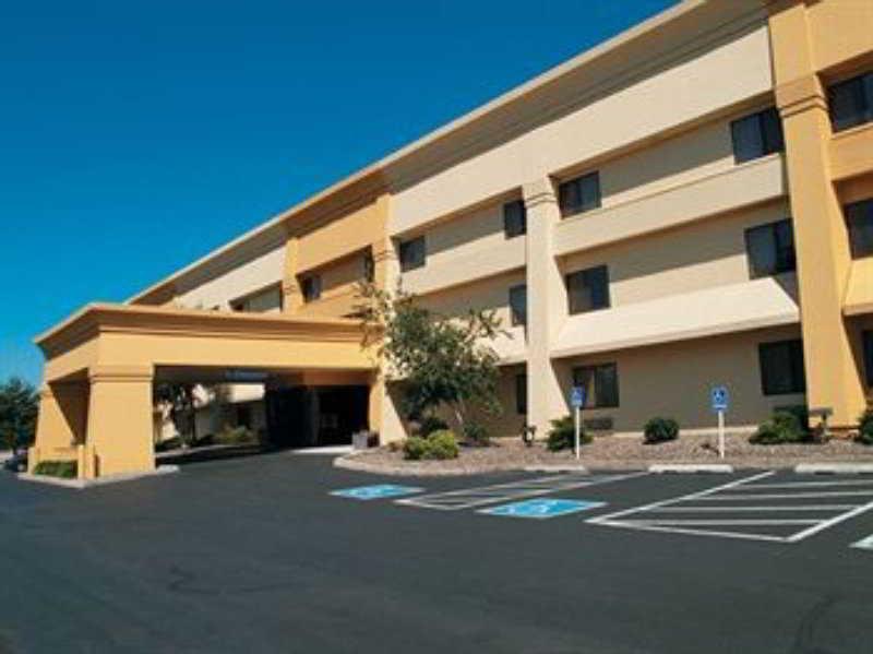 La Quinta By Wyndham Harrisburg Airport Hershey Exterior foto